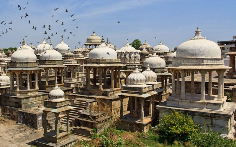 22 Days Rajasthan Tour with Jaisalmer, Ranthambore, Agra and Varanasi